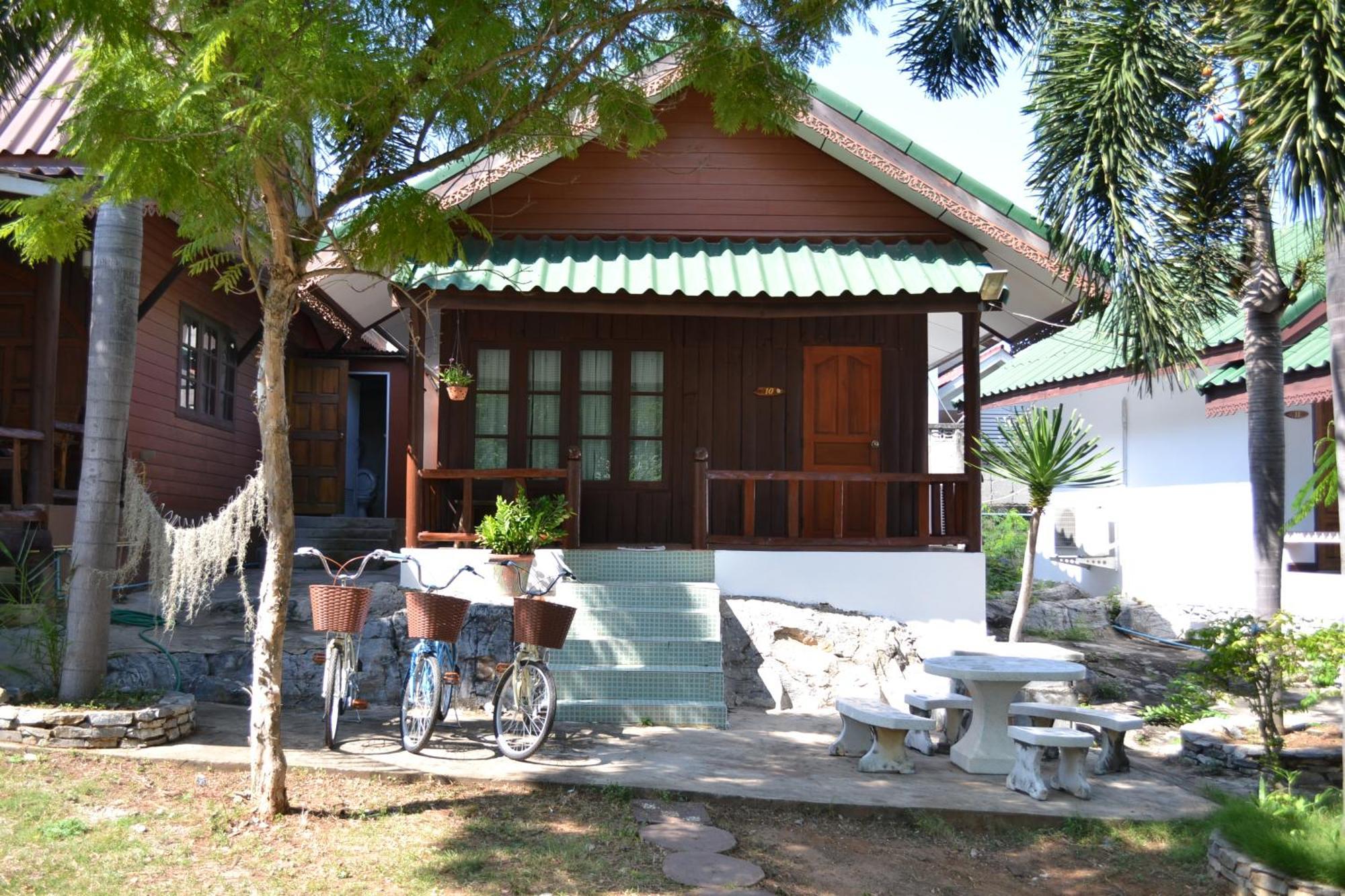 Benjaporn Bungalow Ко Си Чанг Стая снимка
