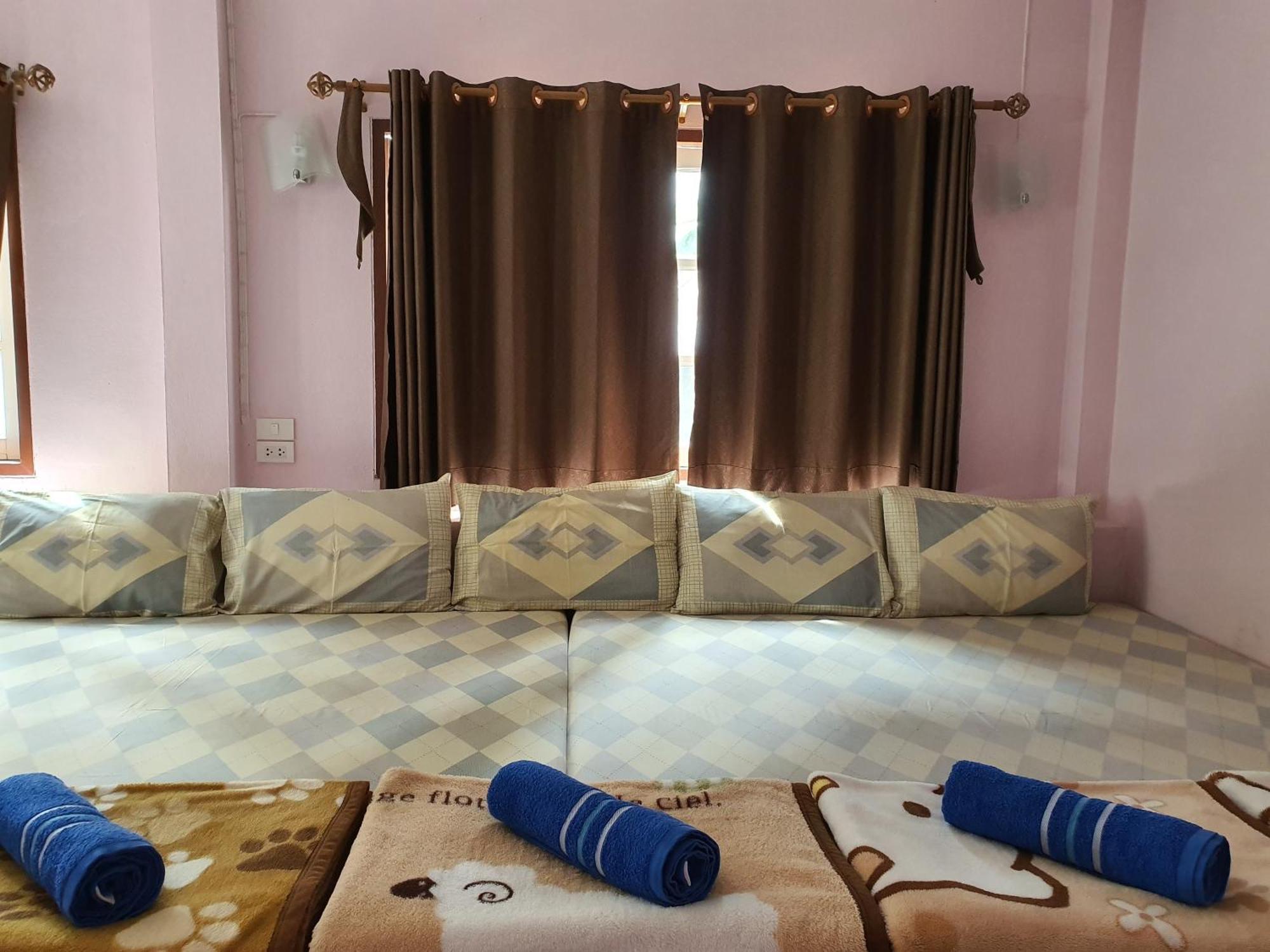 Benjaporn Bungalow Ко Си Чанг Екстериор снимка